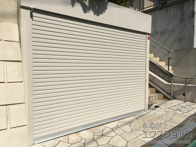 のガレージシャッター プラテアII スチールタイプ 内臓電動式 施工例