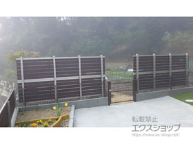 の ジオーナフェンスYS型 マテリアルカラー アルミ多段柱II*パネル2段 施工例