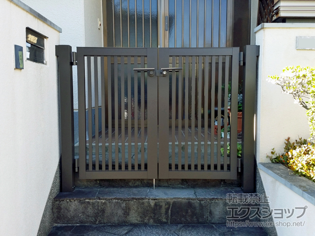 の門扉 プレスタ門扉 4型 太たて桟 両開き 柱使用 施工例