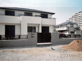 の門扉 ライシス門扉 5型 横目隠し 両開き 柱使用 施工例