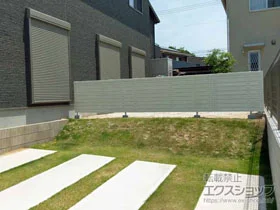 YKKAPのフェンス・柵・塀 レスティナフェンス7型 横目隠しタイプ 自由柱 施工例