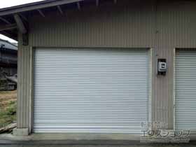 のガレージシャッター ガレージシャッタークワトロ 電動式 内部付タイプ 施工例