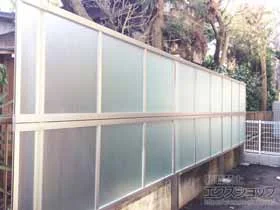 LIXIL(リクシル)のフェンス・柵・塀 ライシスフェンスP型 多段柱 施工例