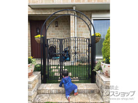 の門扉 キャスリート6型 両開き親子 門柱タイプ 施工例