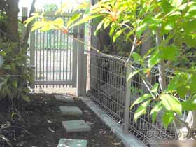 の門扉 レスティン門扉 11型 片開き　門柱使用 施工例