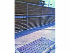 のフェンス・柵 ルシアスフェンスF04型 横板 木目カラー 自由柱施工 施工例