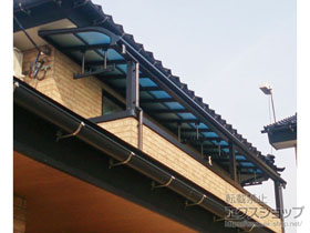 のバルコニー・ベランダ屋根 ヴェクターテラス R型 1500 屋根タイプ 連棟 積雪〜50cm対応 施工例