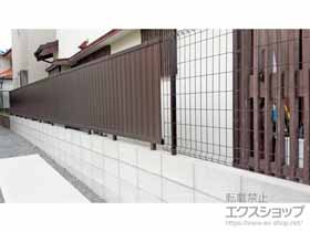のフェンス・柵 レスティナフェンス8型 たて目隠しタイプ 自由柱 施工例