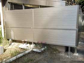 のフェンス・柵 ミエーネフェンス 目隠しルーバータイプ 2段支柱 施工例