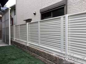 のフェンス・柵 ミエーネフェンス 目隠しルーバータイプ 自由柱仕様 施工例