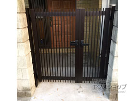 の門扉 レスティン門扉 11型 両開き親子 門柱使用 施工例