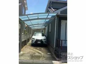 YKKAPのカーポート レイナポートグラン 縦連棟+ハーフセット　積雪～20cm対応 施工例