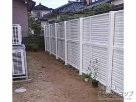 のフェンス・柵 ミエーネフェンス 目隠しルーバータイプ 2段支柱 自立建て用（パネル2段） 施工例