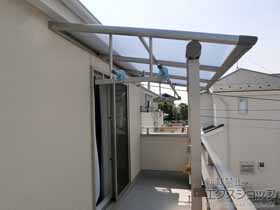 のバルコニー・ベランダ屋根 ヴェクターテラス F型 屋根タイプ 単体 積雪〜20cm対応＋吊り下げ式物干し 標準 2本入り 施工例