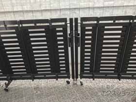 のカーゲート シャレオ伸縮5型 ノンレール 両開き 610W 施工例