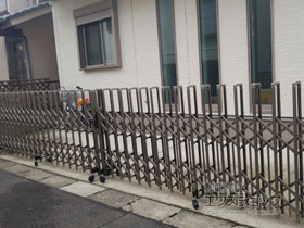 のカーゲート トリップゲート ペットガード型 ノンレール 両開き 94W 施工例