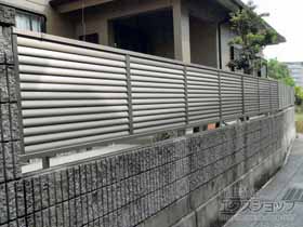 のフェンス・柵 カムフィX9型 ルーバータイプ フリー支柱タイプ 施工例