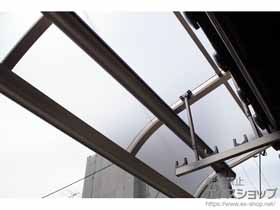 のバルコニー・ベランダ屋根 プレシオステラス R型 屋根タイプ 単体 積雪〜20cm対応＋吊り下げ物干し 標準2本入り 施工例