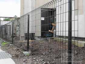 のフェンス・柵 イーネットフェンス1F型 自由柱＜水平地＞ 施工例