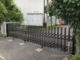 のカーゲート トリップゲート ペットガード型 ノンレール 片開き 61S 施工例