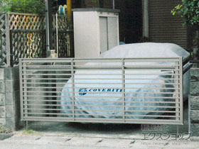 のカーゲート オーバードアS1型 手動式 施工例