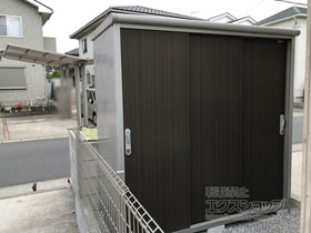 の物置・屋外倉庫 エスモ 一般型 1950×900×1959 ESE-1909A-DW 施工例