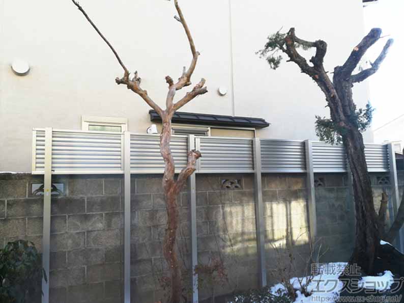 のフェンス・柵 ミエーネフェンス 目隠しルーバータイプ 自由柱　※柱別途 施工例