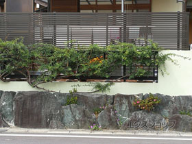 のフェンス・柵 ライシスフェンス 3型 太横桟 アルミ多段柱使用（パネル1段） 施工例