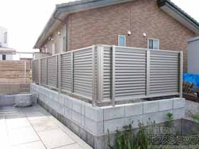 のフェンス・柵 ミエーネフェンス 目隠しルーバータイプ 自由柱施工 施工例