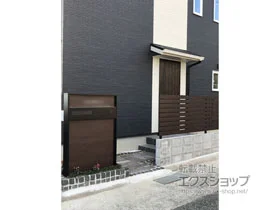 YKKAPのフェンス・柵・塀 ルシアスフェンスH02型 横板格子 自由柱　複合カラー 施工例