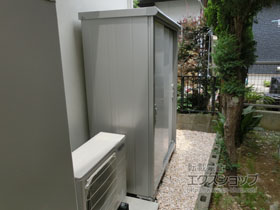 の物置・屋外倉庫 エスモ 一般型 1497×750×1959 ESE-1507A-PW 施工例