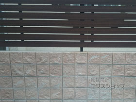 のフェンス・柵 ルシアスフェンスH02型 横板格子 複合カラー 自由柱施工 施工例