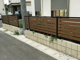 Value Selectのフェンス・柵・塀 モクアルフェンス 横板タイプ 自由柱 施工例