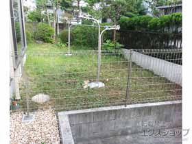 のフェンス・柵 ハイグリッドフェンスUF8型 フリーポールタイプ 施工例