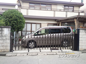 のカーゲート アルシャインII 両開閉仕様 M型 Aタイプ センターレール 470 施工例