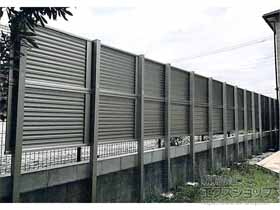 のフェンス・柵 ミエーネフェンス 目隠しルーバータイプ 自由柱　※柱別途 施工例