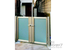 の門扉 ルシアス門扉BP01型 ポリカパネル 両開き アルミカラー 門柱使用 施工例