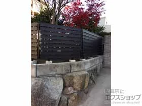 YKKAPのフェンス・柵・塀 ルシアスフェンスH07型 横板 複合カラー 自由柱施工 施工例