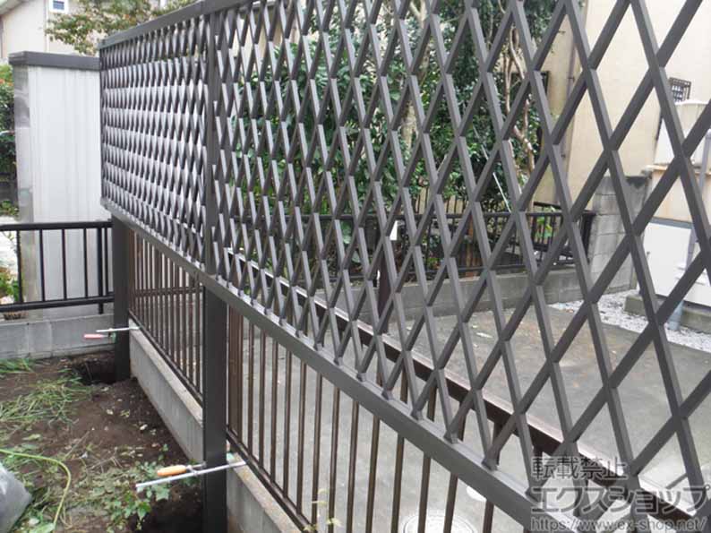 のフェンス・柵 ライシスフェンス 8型 ダイヤ格子 アルミ多段柱使用（パネル1段） 施工例