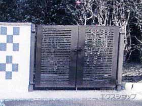 の門扉 ライシス門扉 1型 細横桟 両開き 柱使用 施工例