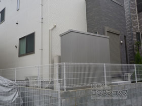 の物置・屋外倉庫 エスモ 一般型 1797×650×1959 ESE-1806A-SS 施工例