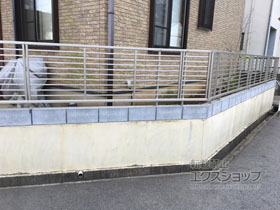 のフェンス・柵 シンプレオフェンス9型 横格子 自由柱 施工例