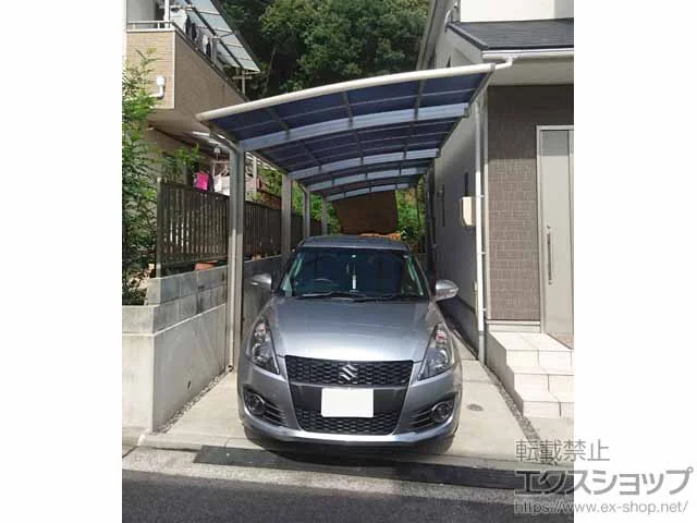 YKKAPのカーポート レイナポートグラン たて連棟用セット 積雪～20cm対応 施工例