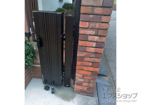 のカーゲート トリップゲート RA型 ノンレール 片開き 30S ※施錠機能無し 施工例