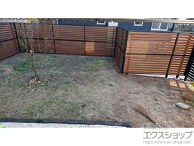 Value Selectのフェンス・柵・塀 モクアルフェンス 横板タイプ 2段支柱 自立建て用（パネル2段） 施工例