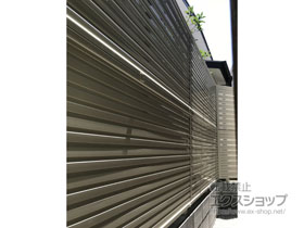 のフェンス・柵 ミエーネフェンス 目隠しルーバータイプ 自由柱　※柱別途 施工例