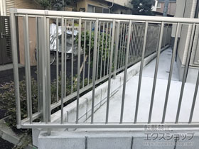 のフェンス・柵 ミエッタフェンス 防犯たて格子タイプ 自由柱施工 施工例