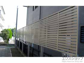 のフェンス・柵 シンプレオフェンス3型 横太格子 2段支柱 自立建て用（パネル1段） 施工例