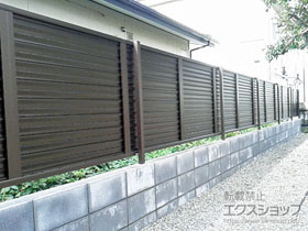のフェンス・柵 ミエーネフェンス 目隠しルーバータイプ 自由柱施工 施工例