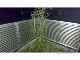 のフェンス・柵 ミエーネフェンス 目隠しルーバータイプ 自由柱施工 施工例